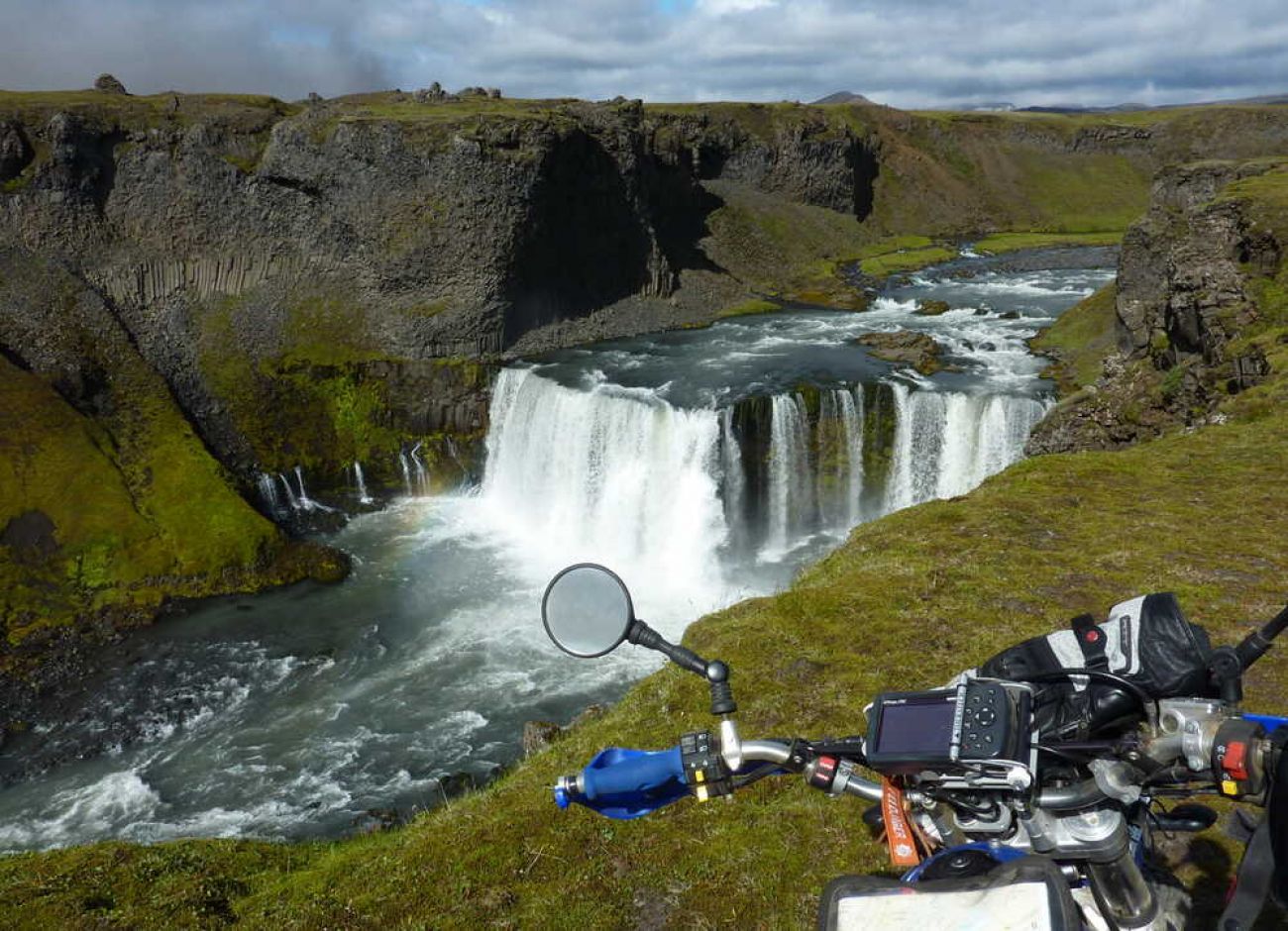 Island Motorradreise mit Enduros durch Hochland und West-Fjorde